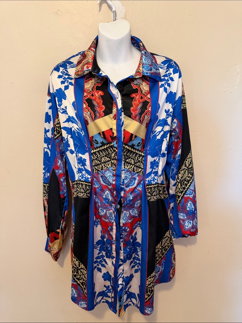 AKIRA Blue Black Red Gold Multi-Print Button Front Blazer
